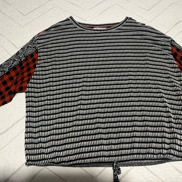 John Mark NWOT Black and White Striped Top with Red Checkered Sleeves - Picture 7 of 8